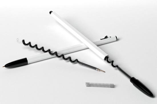 У Німеччині було придумано геніальне рішення поширену проблему - малому терміну служби звичайних чорнильних стрижнів - кулькова ручка зі спіральним стрижнем, T&T Pen-Ink Chamber 