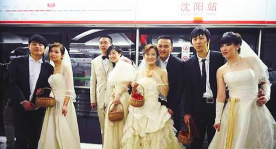 Поки весілля в метро - це одиничний випадок, але цілком можливо, компанії, що займаються організацією свят, включать такий вид послуги, як організацію весілля в метро в свій список.